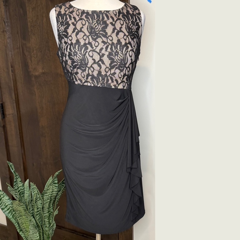 R & M Richards Black and nude Sheath Cocktail Dress Sleeveless Boatneck Size 10